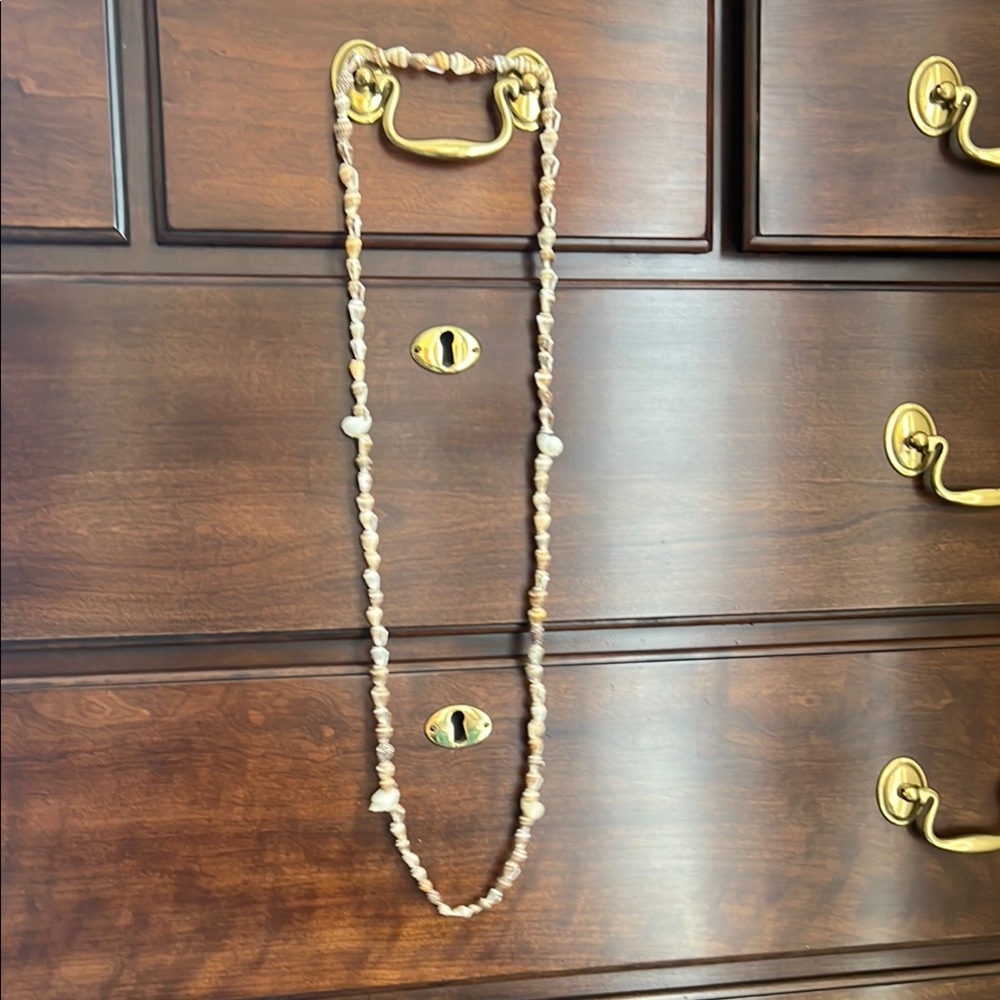 Shell Bead Necklace - Picture 3 of 12
